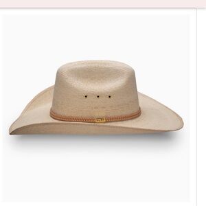 NWOT. Resistol George Strait Tan palm Cowboy Hat with leather sweatband.
